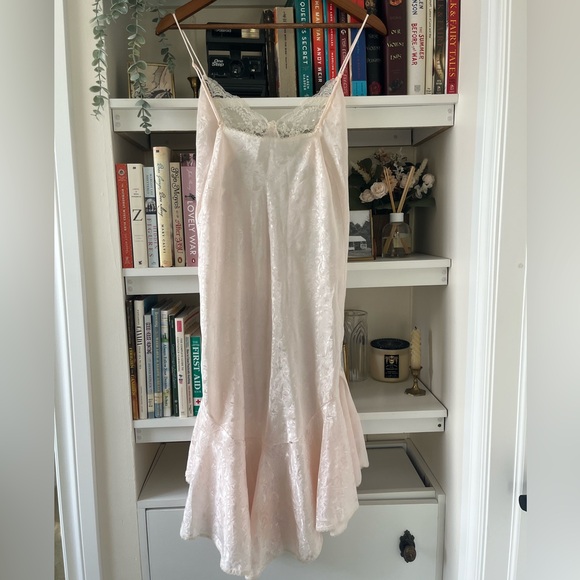 VINTAGE Pink Lace Night Gown - Picture 4 of 6